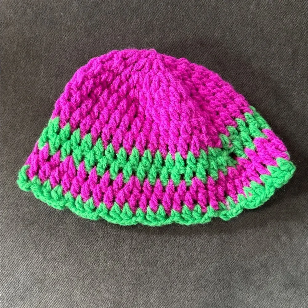 Daisy Baby Girls Hot Pink & Green Skull Hat Beanie 6-12 months NEW